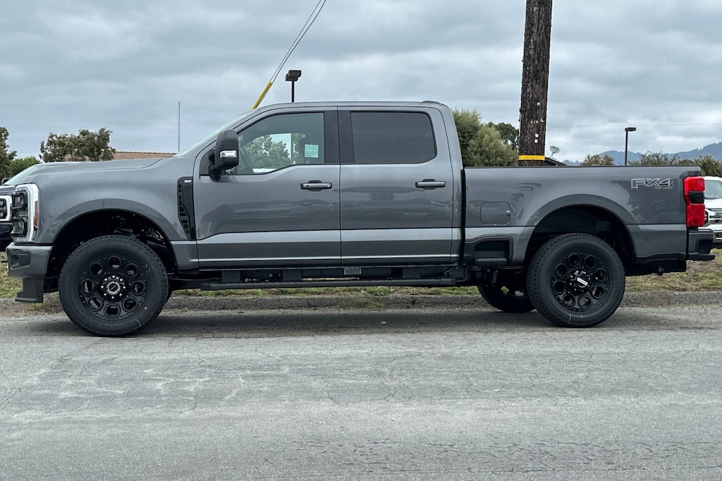 New 2026 Ford F-250SD XLT Truck Crew Cab