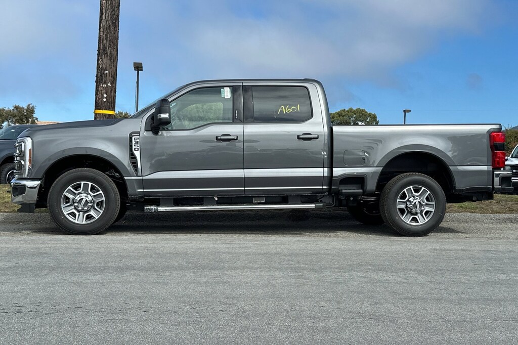New 2026 Ford F-350SD F-350 Lariat Truck Crew Cab