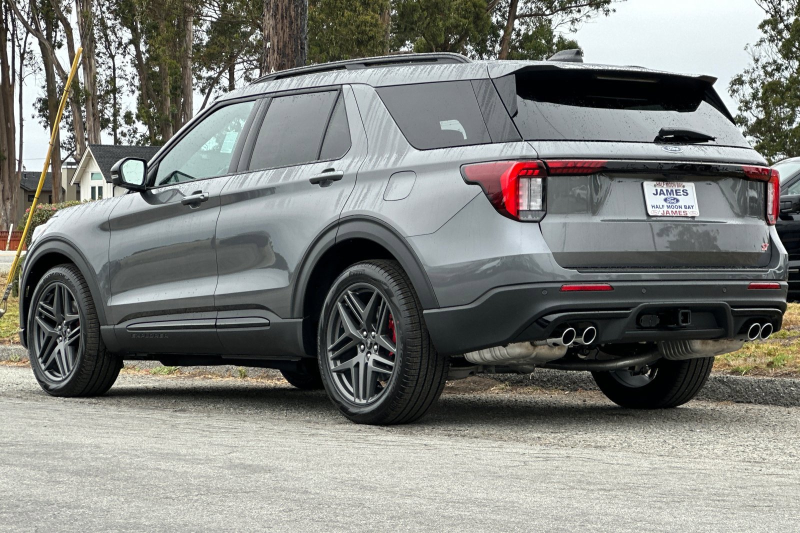 2025 Ford Explorer ST photo 3