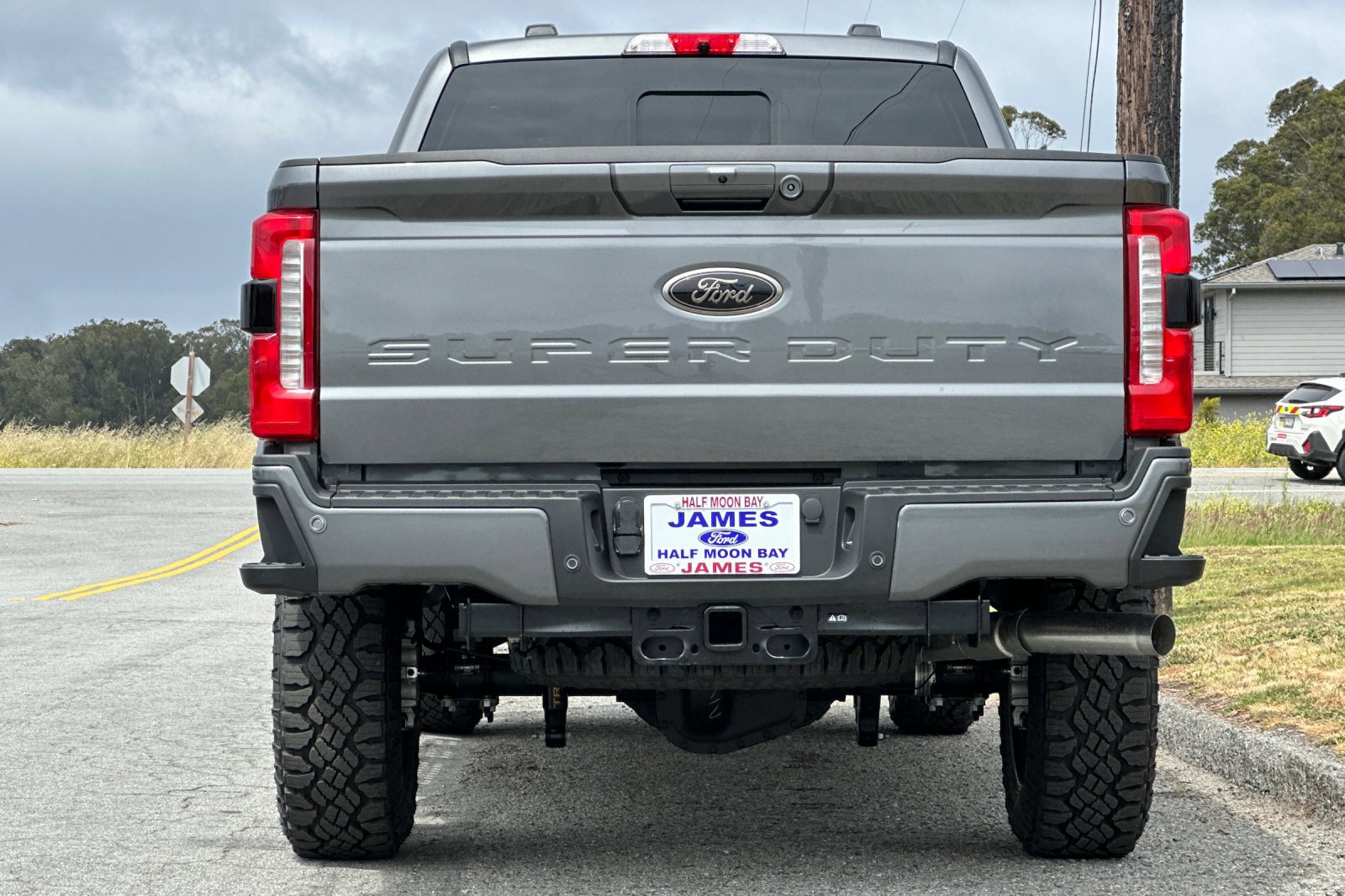 2025 Ford F-350 Lariat photo 4