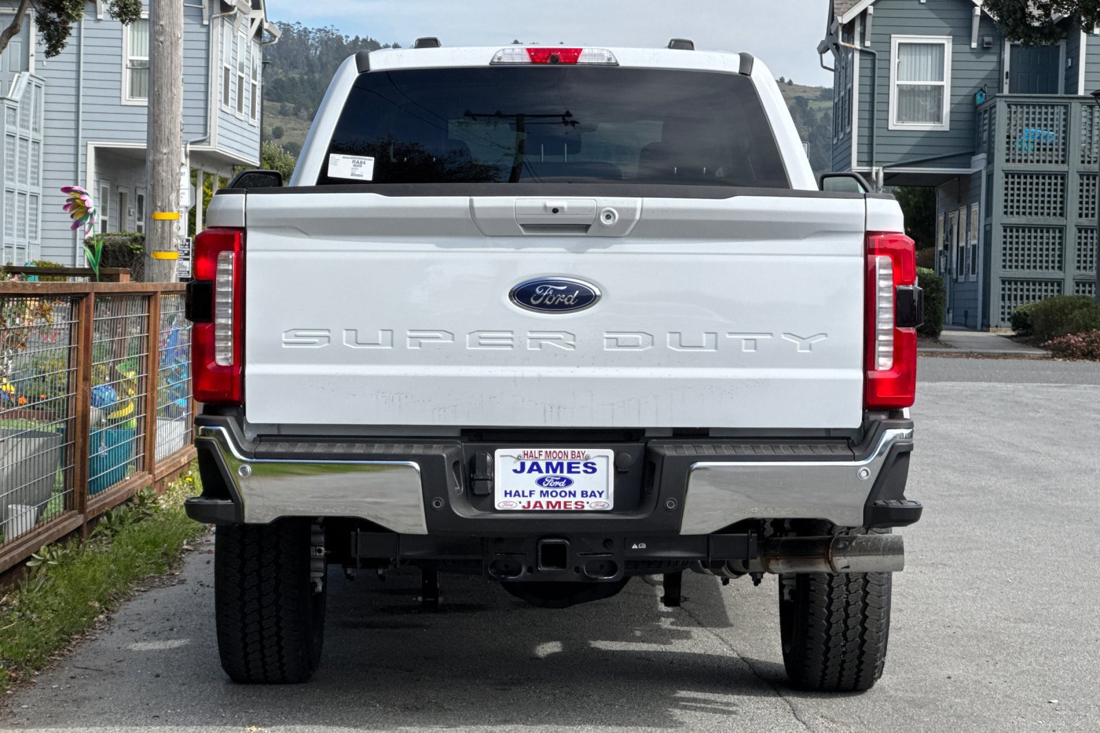 2025 Ford F-250 Lariat photo 4