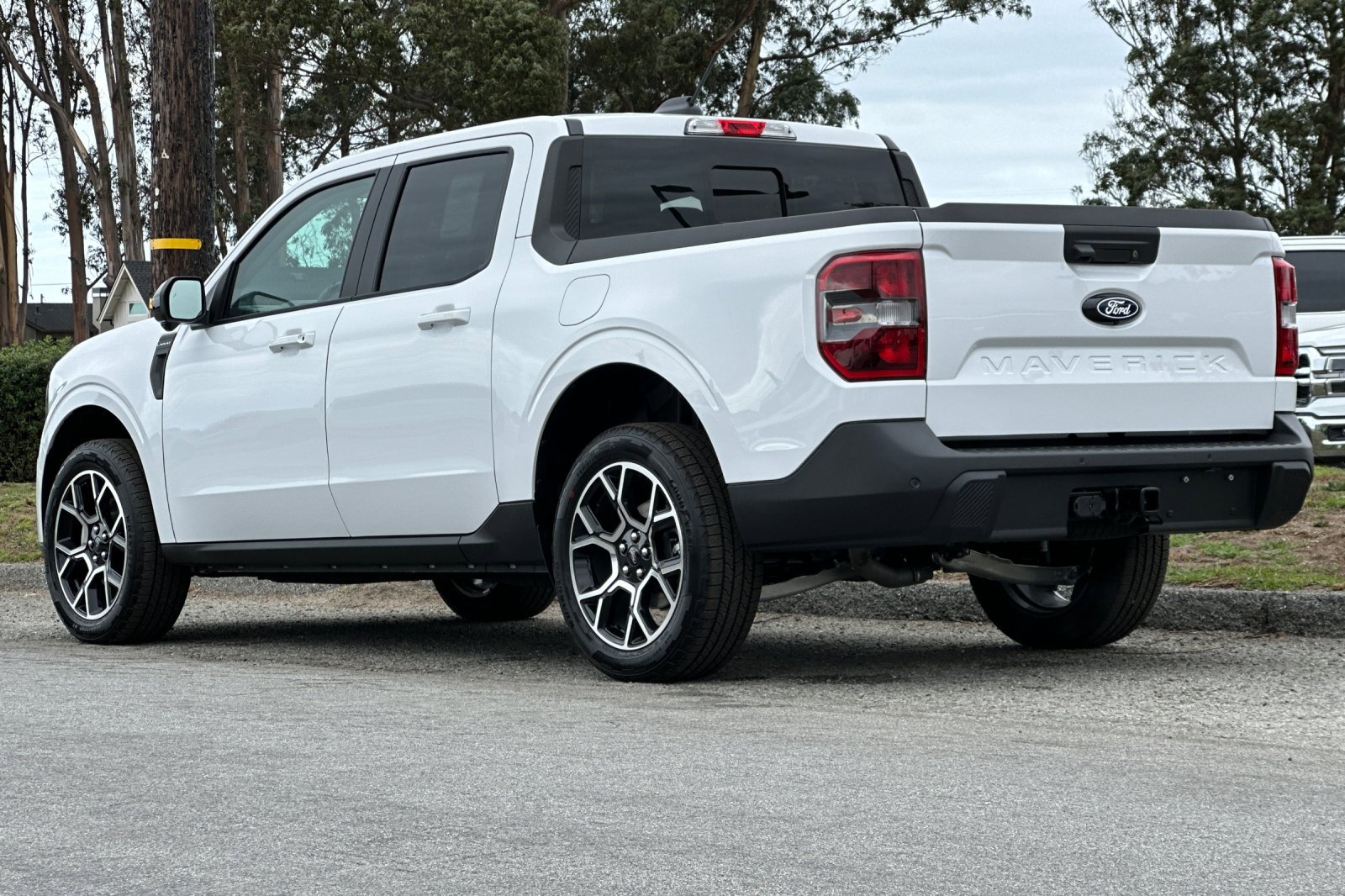 2025 Ford Maverick Lariat photo 2