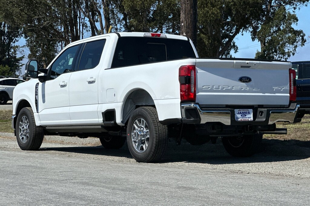 New 2026 Ford F-350SD Lariat Truck Crew Cab