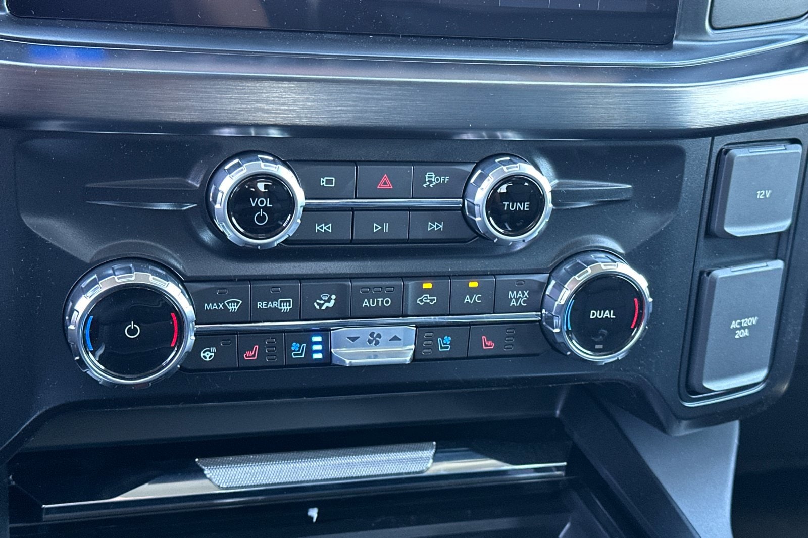 2025 Ford F-250 Super Duty Lariat - Photo 18