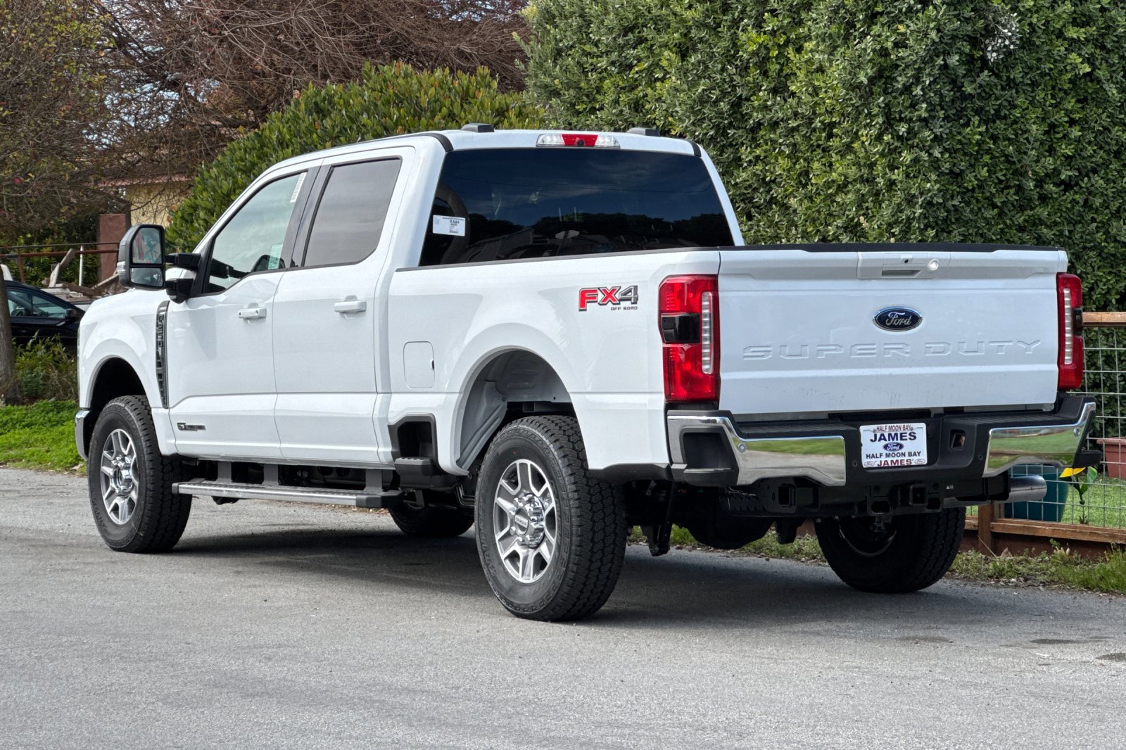 2025 Ford F-250 Lariat photo 3