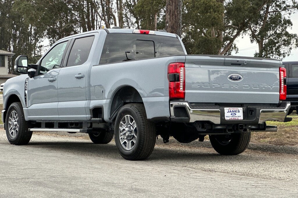 New 2026 Ford F-350SD Lariat Truck Crew Cab