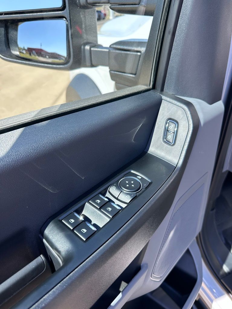 2026 Ford F-450 Super Duty XL - Photo 9
