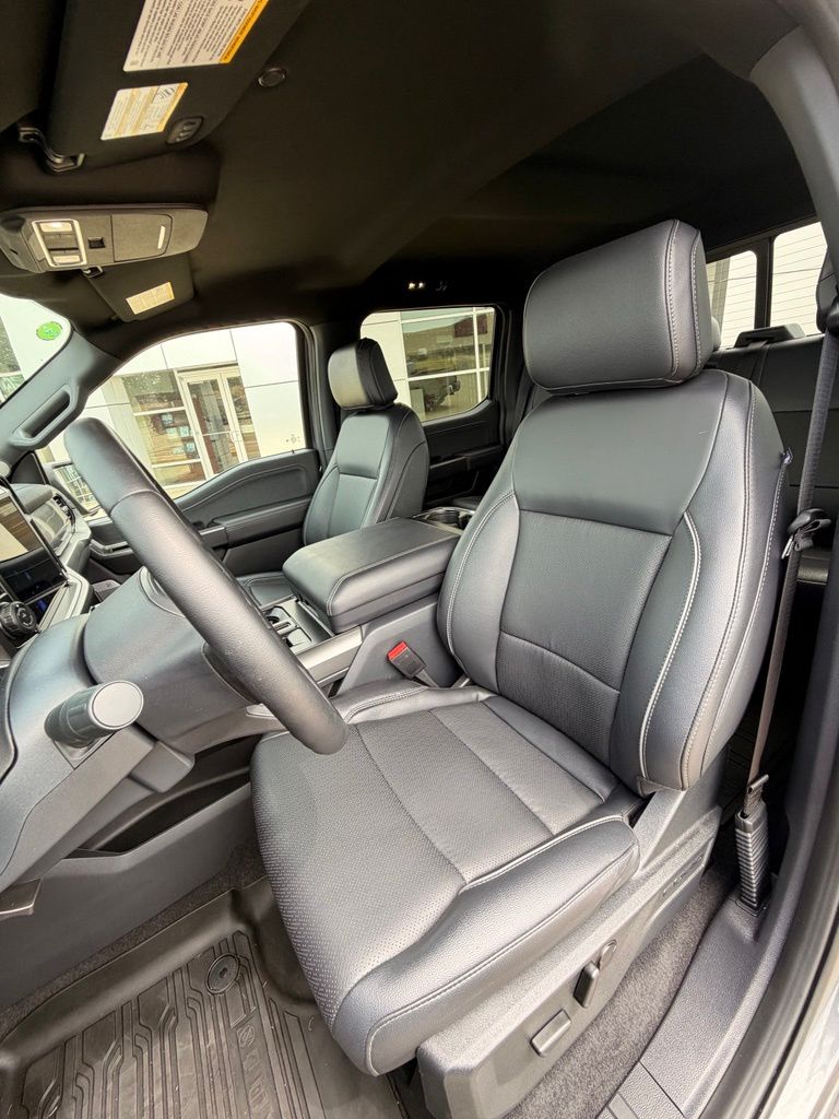 2025 Ford F-150 Lariat - Photo 9