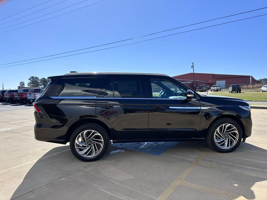 2026 Lincoln Navigator Reserve - Photo 4