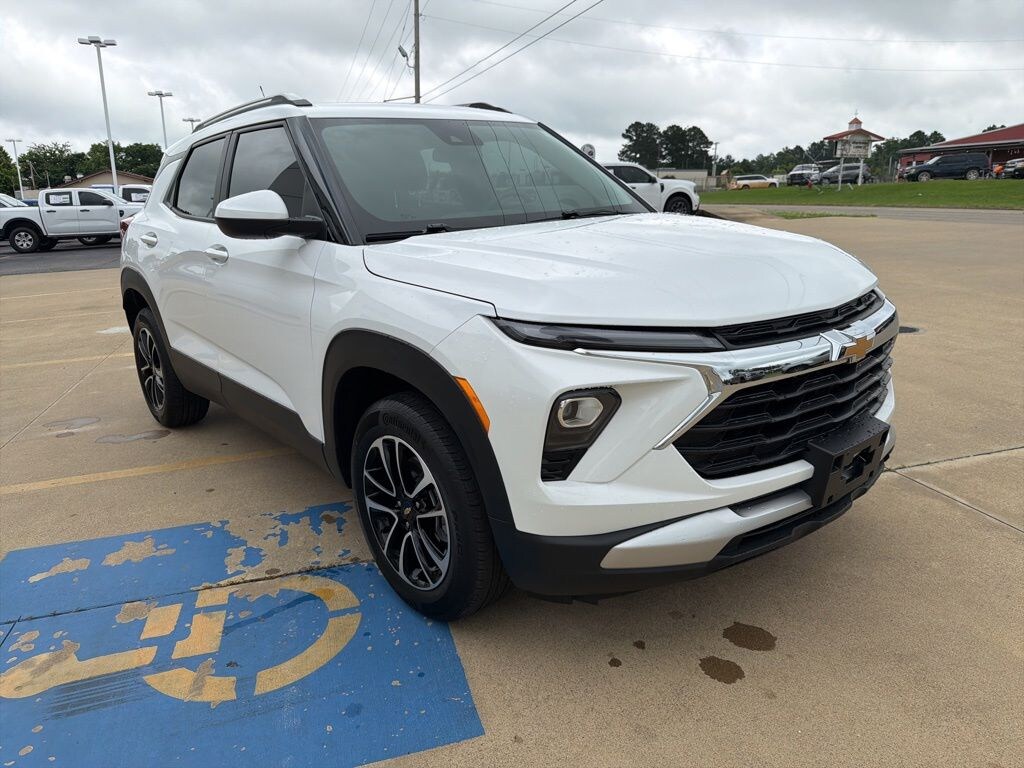 Used 2025 Chevrolet Trailblazer LT SUV