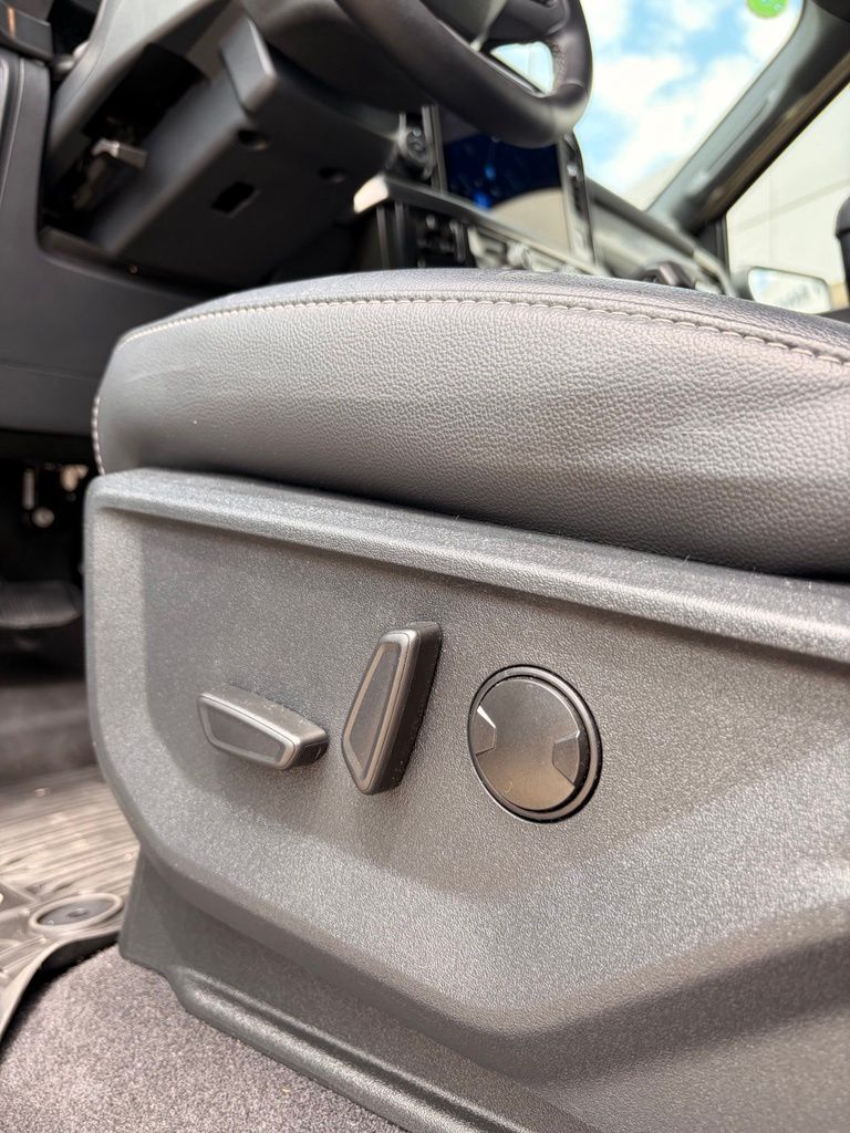 2025 Ford F-150 Lariat - Photo 10