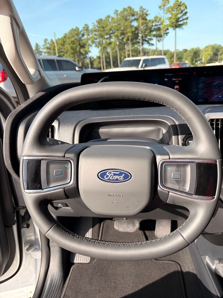 2025 Ford Expedition Active - Photo 13
