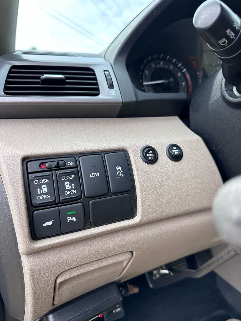 2014 Honda Odyssey Touring - Photo 10
