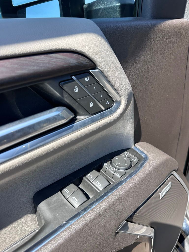 2025 GMC Sierra 2500HD SLT - Photo 10
