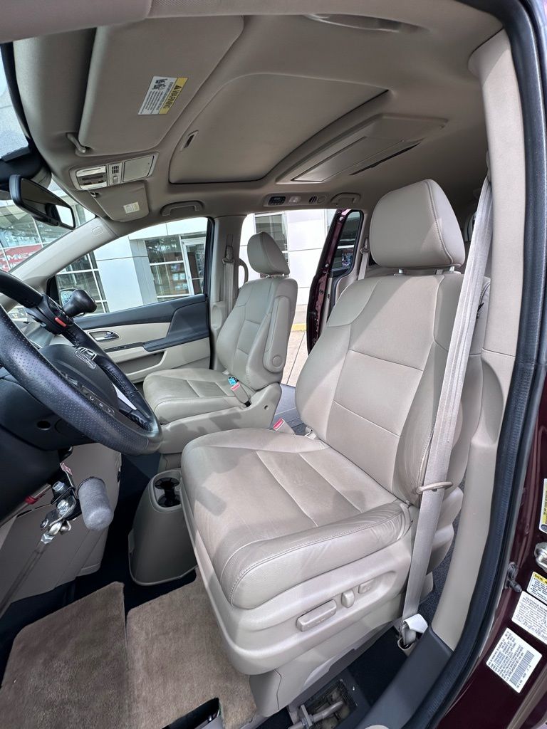2014 Honda Odyssey Touring - Photo 8