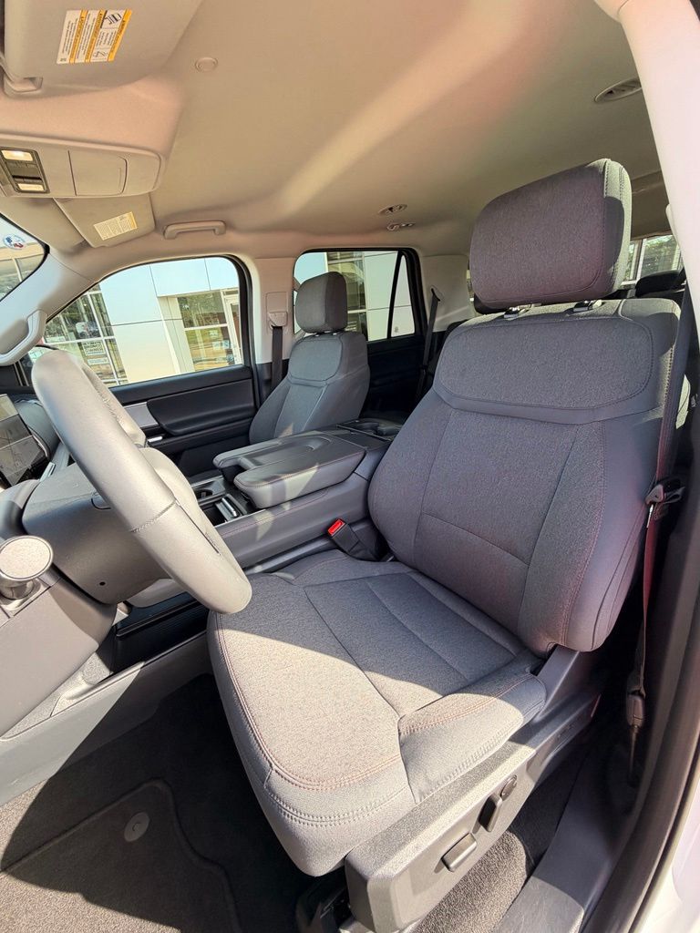 2025 Ford Expedition Active - Photo 8