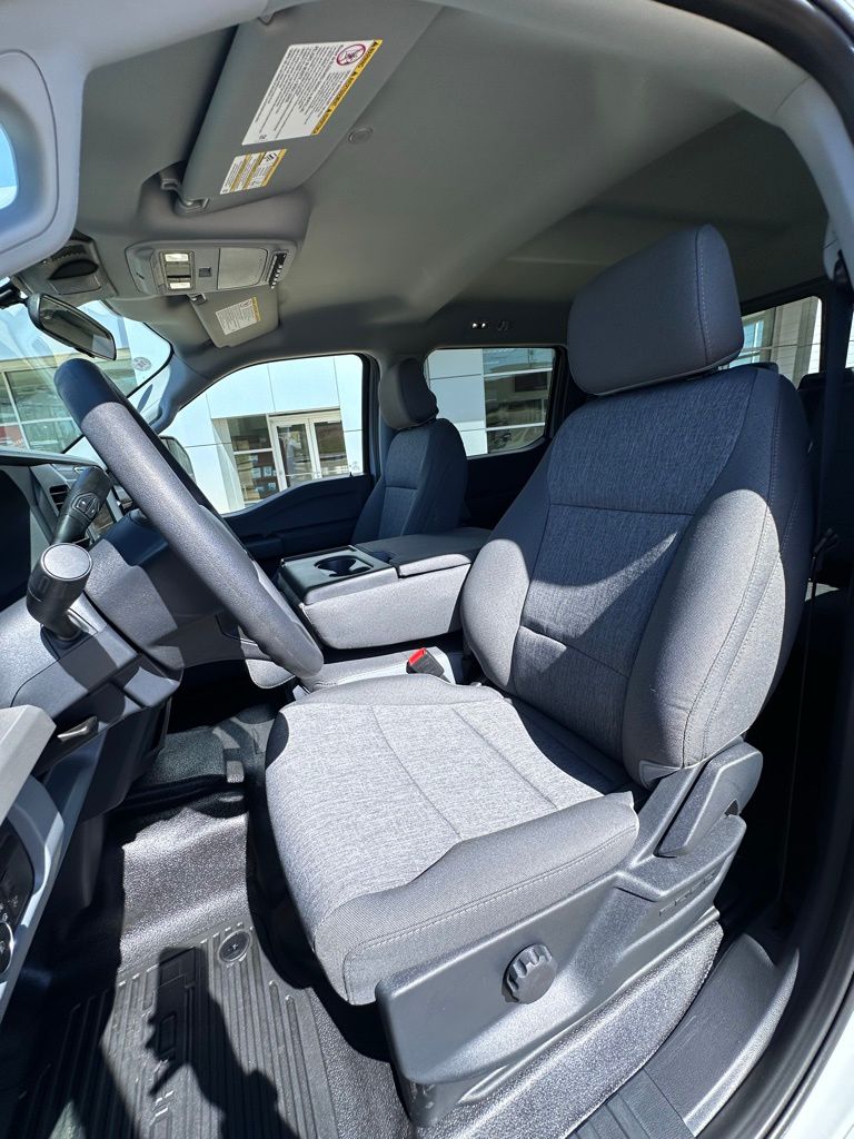 2026 Ford F-450 Super Duty XL - Photo 8