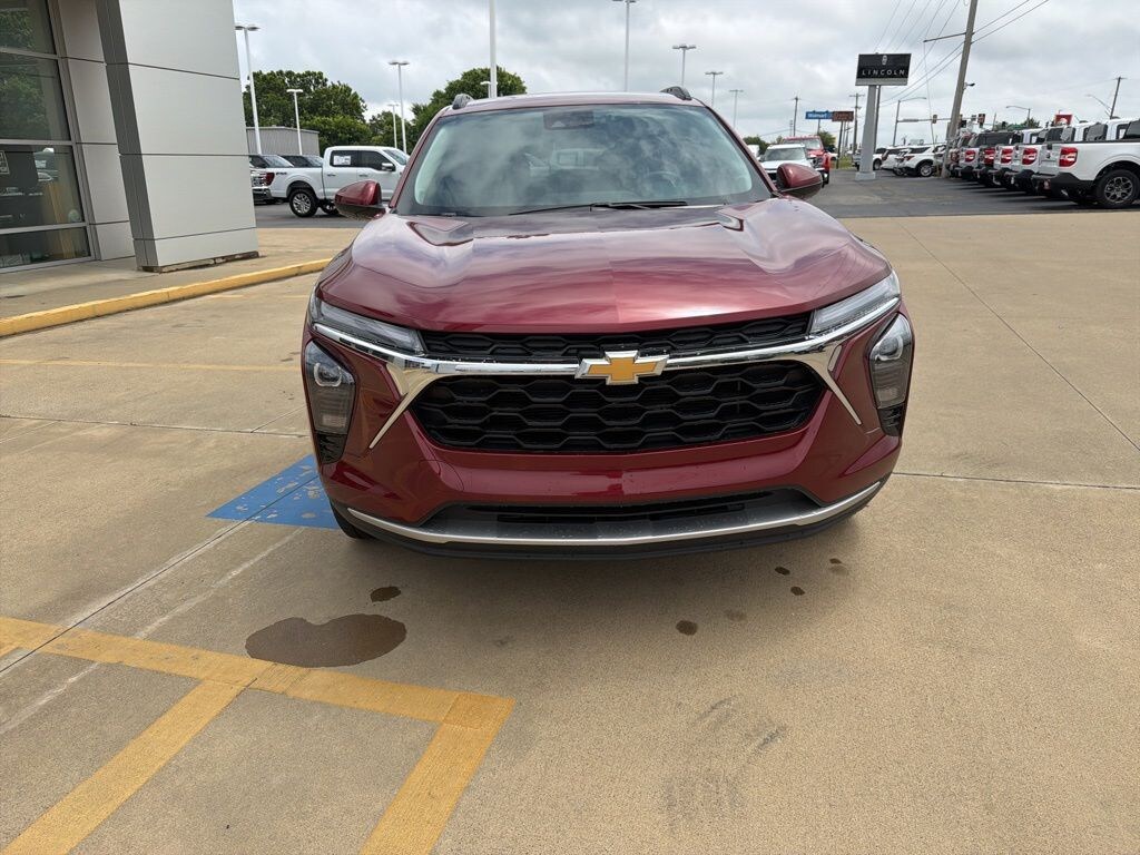 Used 2025 Chevrolet Trax LT SUV