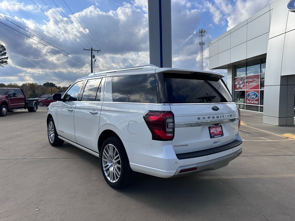 2023 Ford Expedition Platinum's photo
