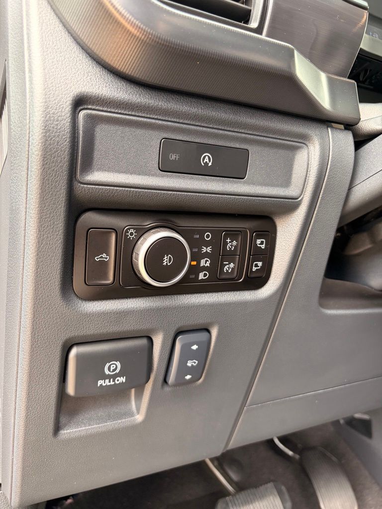 2025 Ford F-150 Lariat - Photo 12