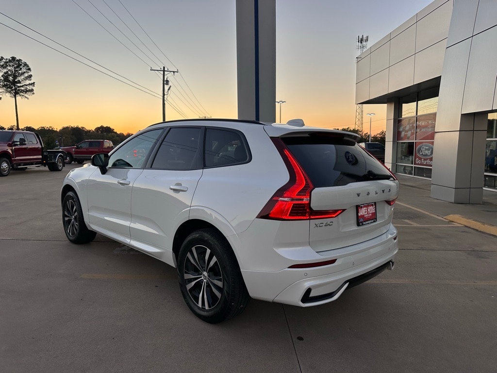 2024 Volvo XC60 Core's photo