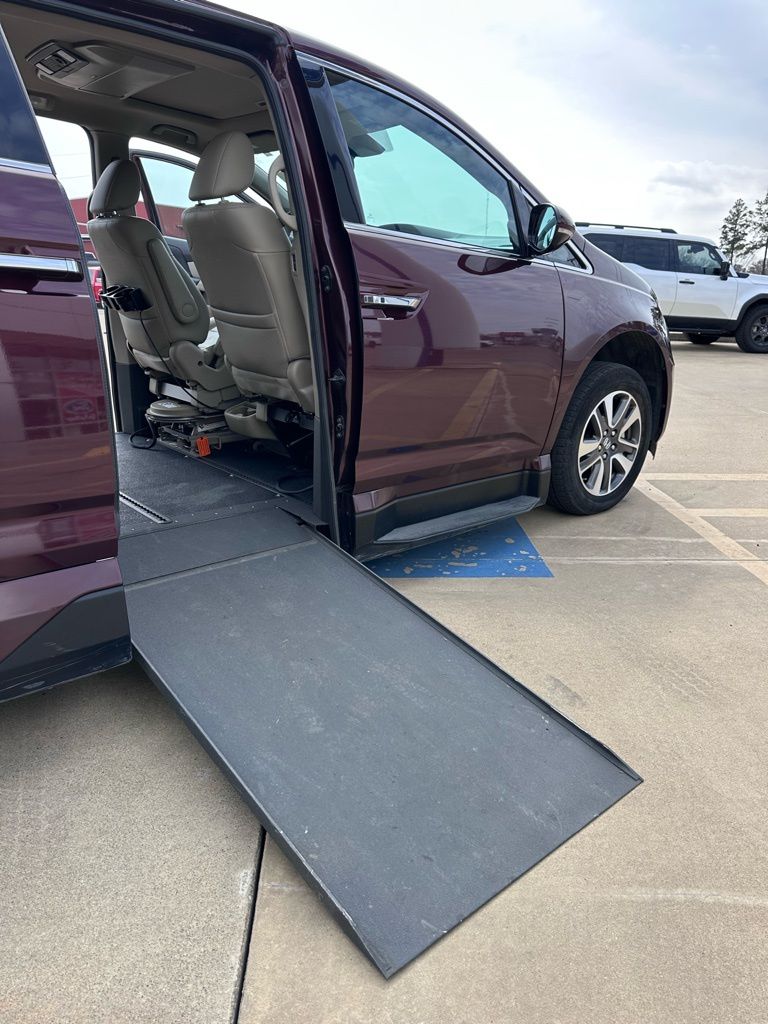 2014 Honda Odyssey Touring - Photo 24