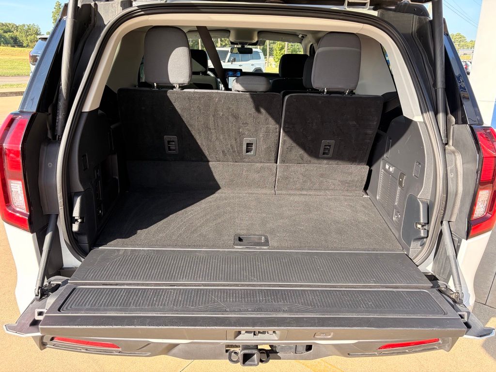 2025 Ford Expedition Active - Photo 25
