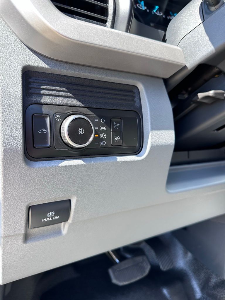 2026 Ford F-450 Super Duty XL - Photo 11