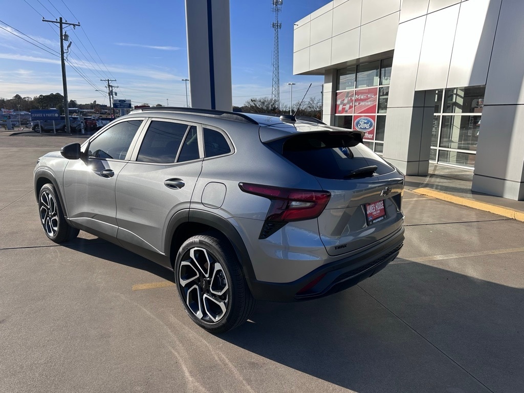 2025 Chevrolet Trax RS's photo
