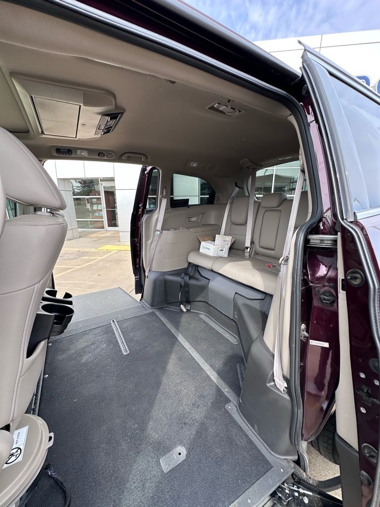 2014 Honda Odyssey Touring - Photo 23