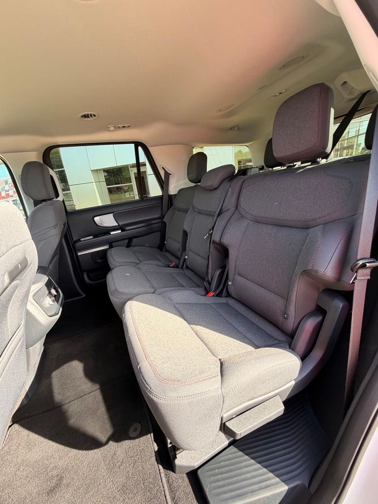 2025 Ford Expedition Active - Photo 21