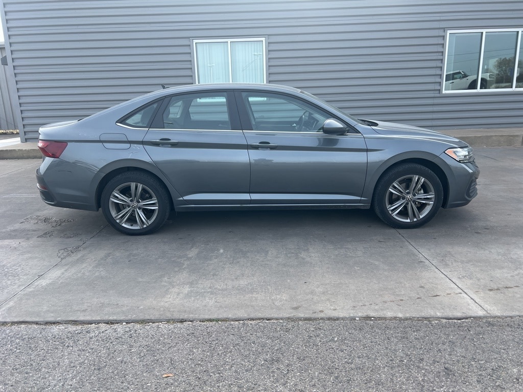 Used 2024 Volkswagen Jetta 1.5T SE Sedan