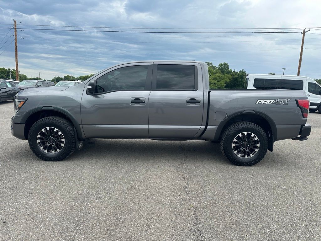 2022 Nissan Titan PRO-4X - Photo 8