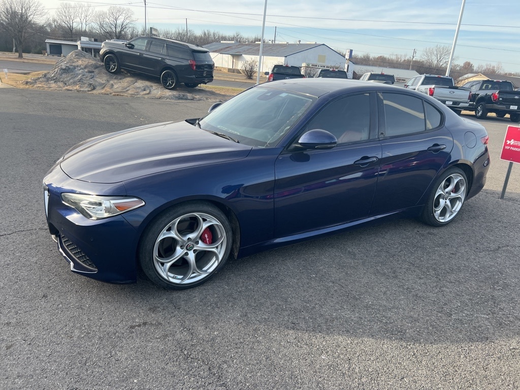 2019 Alfa Romeo Giulia Ti Sport's photo