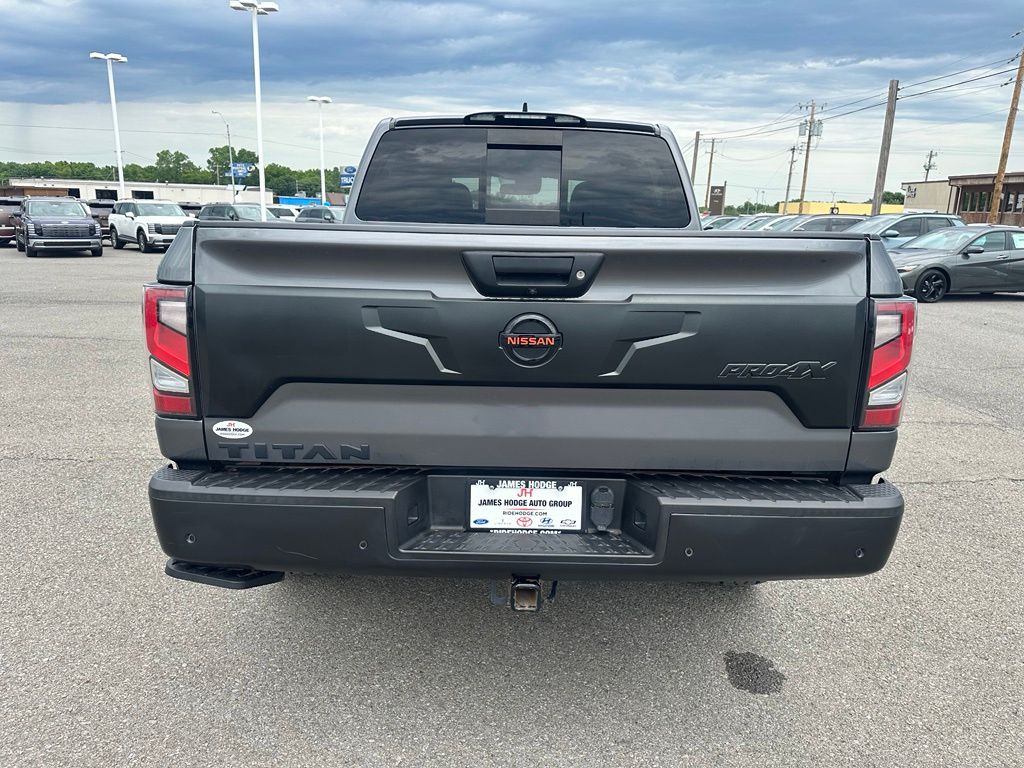 2022 Nissan Titan PRO-4X - Photo 6