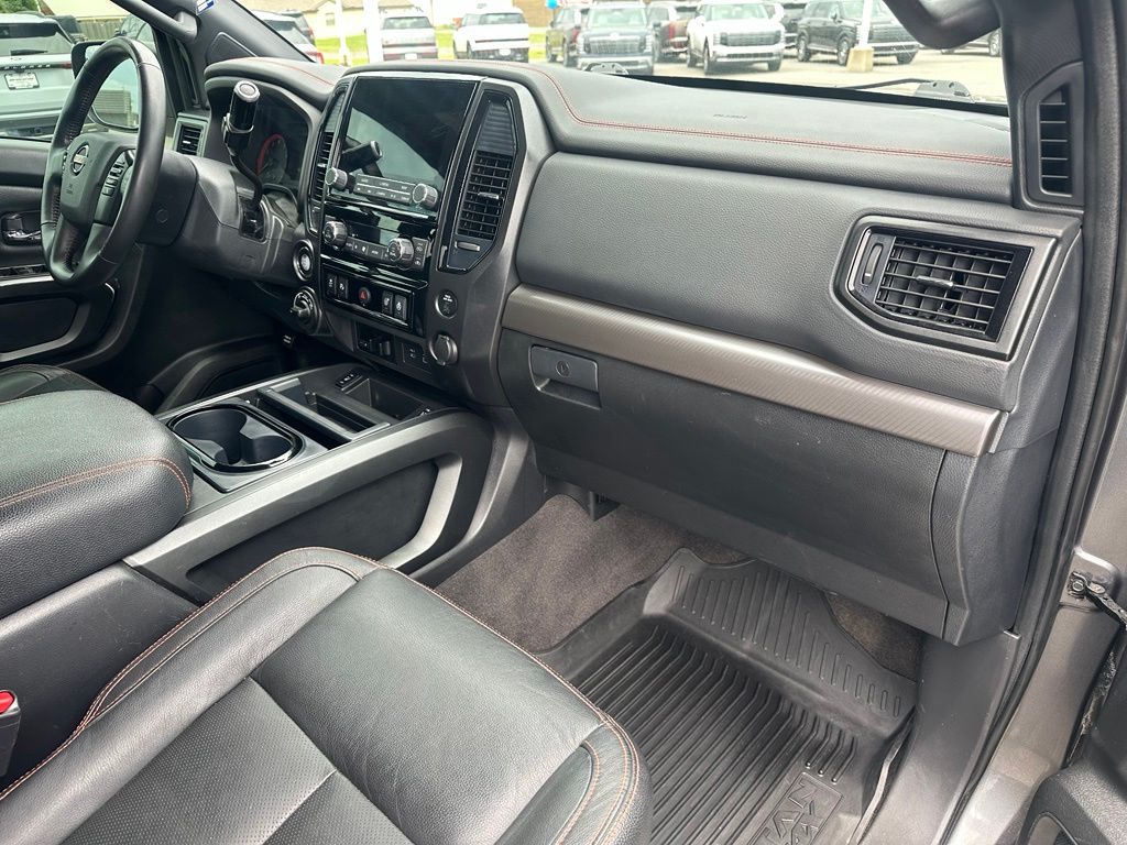 2022 Nissan Titan PRO-4X - Photo 35