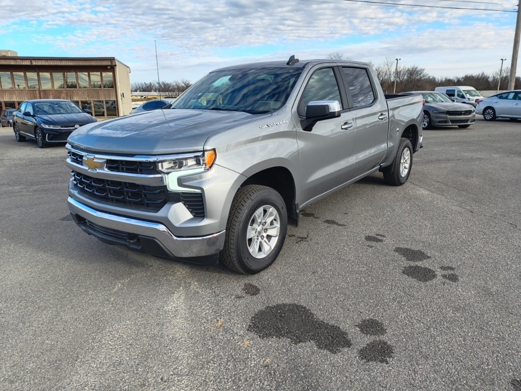 2025 Chevrolet Silverado 1500 LT's photo
