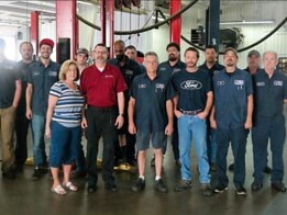 Staff member Service Team from ID_376052f5a541