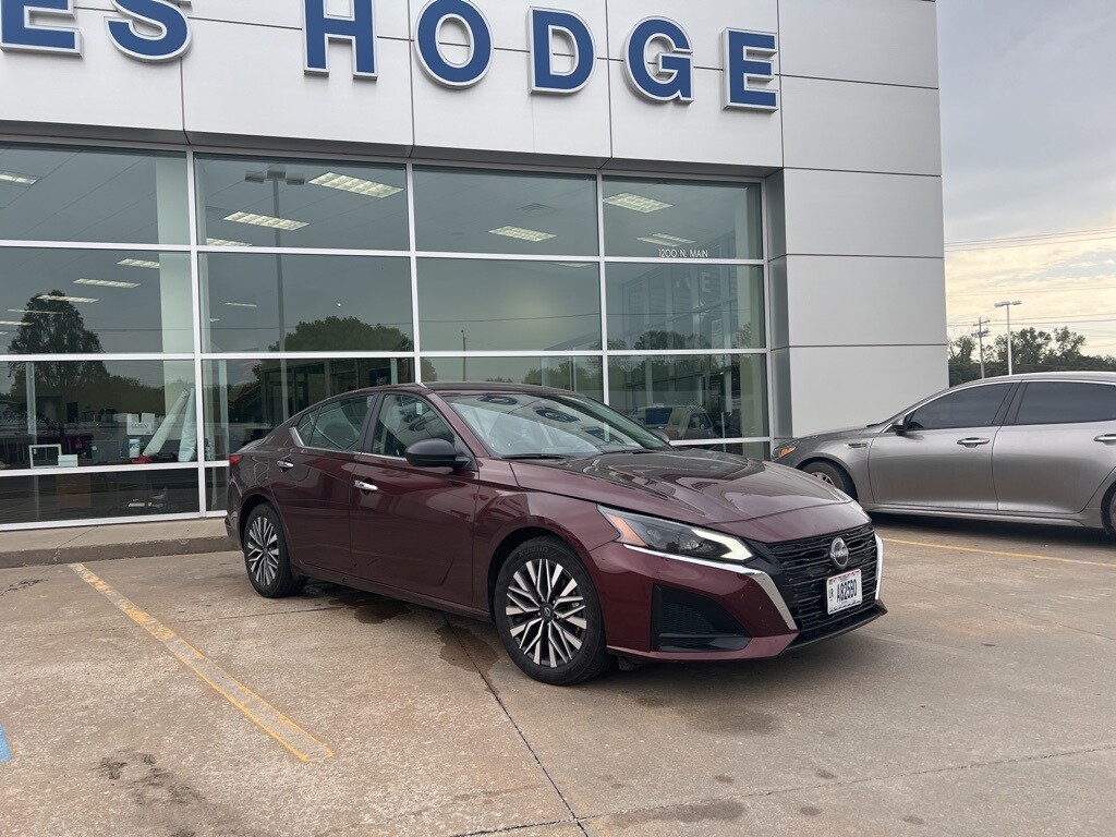 Used 2025 Nissan Altima 2.5 SV Sedan