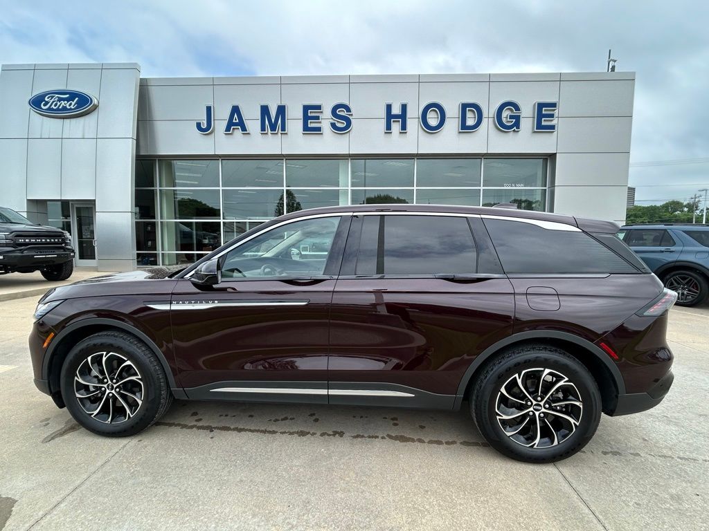 2025 Lincoln Nautilus Premiere AWD's photo