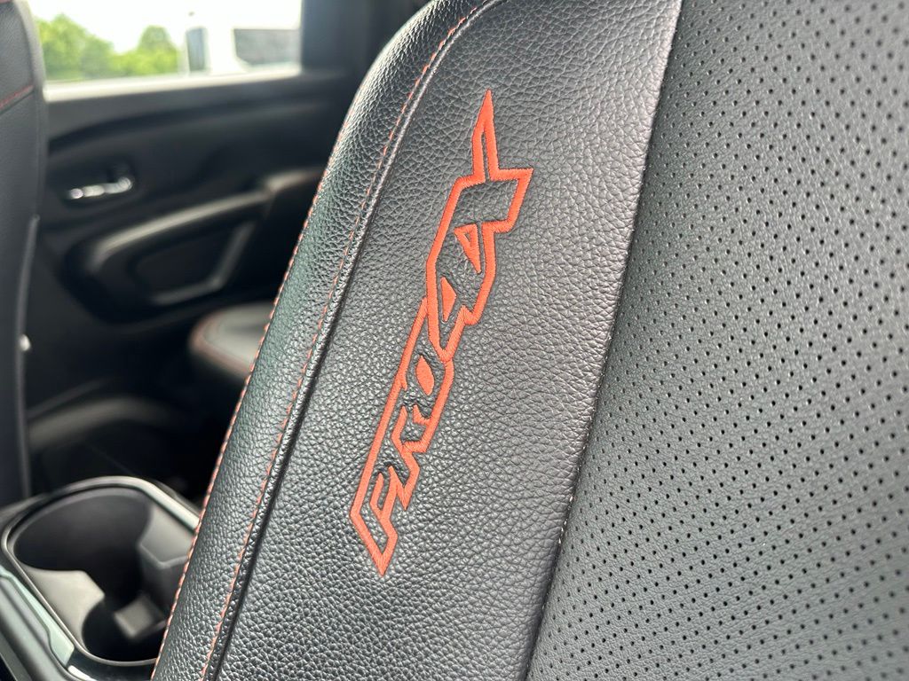 2022 Nissan Titan PRO-4X - Photo 14