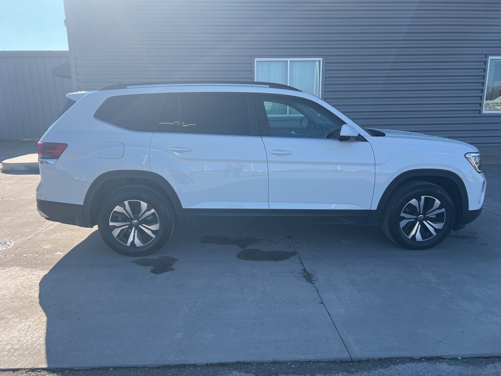 Used 2025 Volkswagen Atlas 2.0T SE SUV