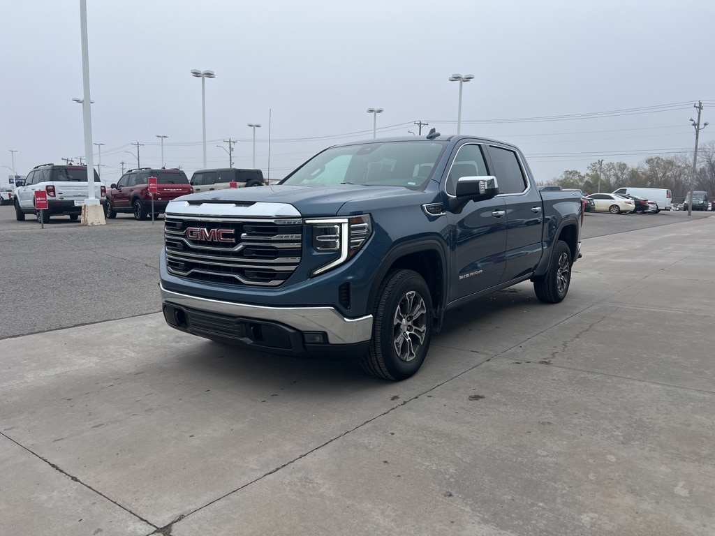 2024 GMC Sierra 1500 SLT's photo