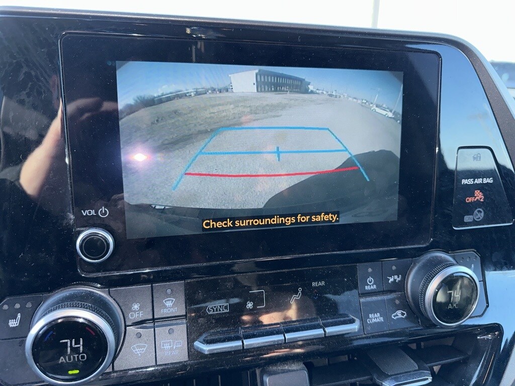 Used 2024 Toyota Highlander LE SUV