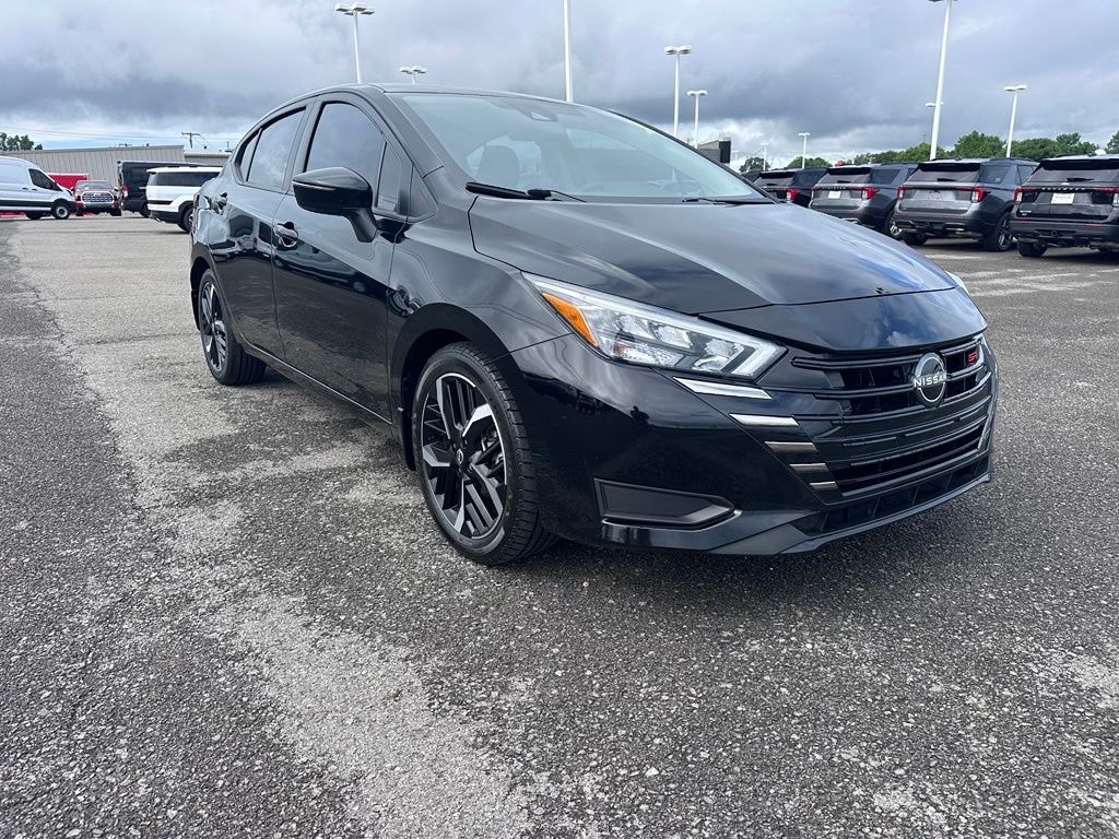 Used 2024 Nissan Versa 1.6 SR Sedan