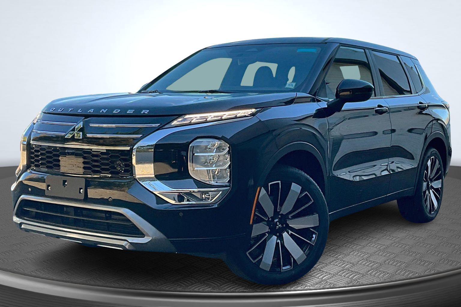 2025 Mitsubishi Outlander SE's photo