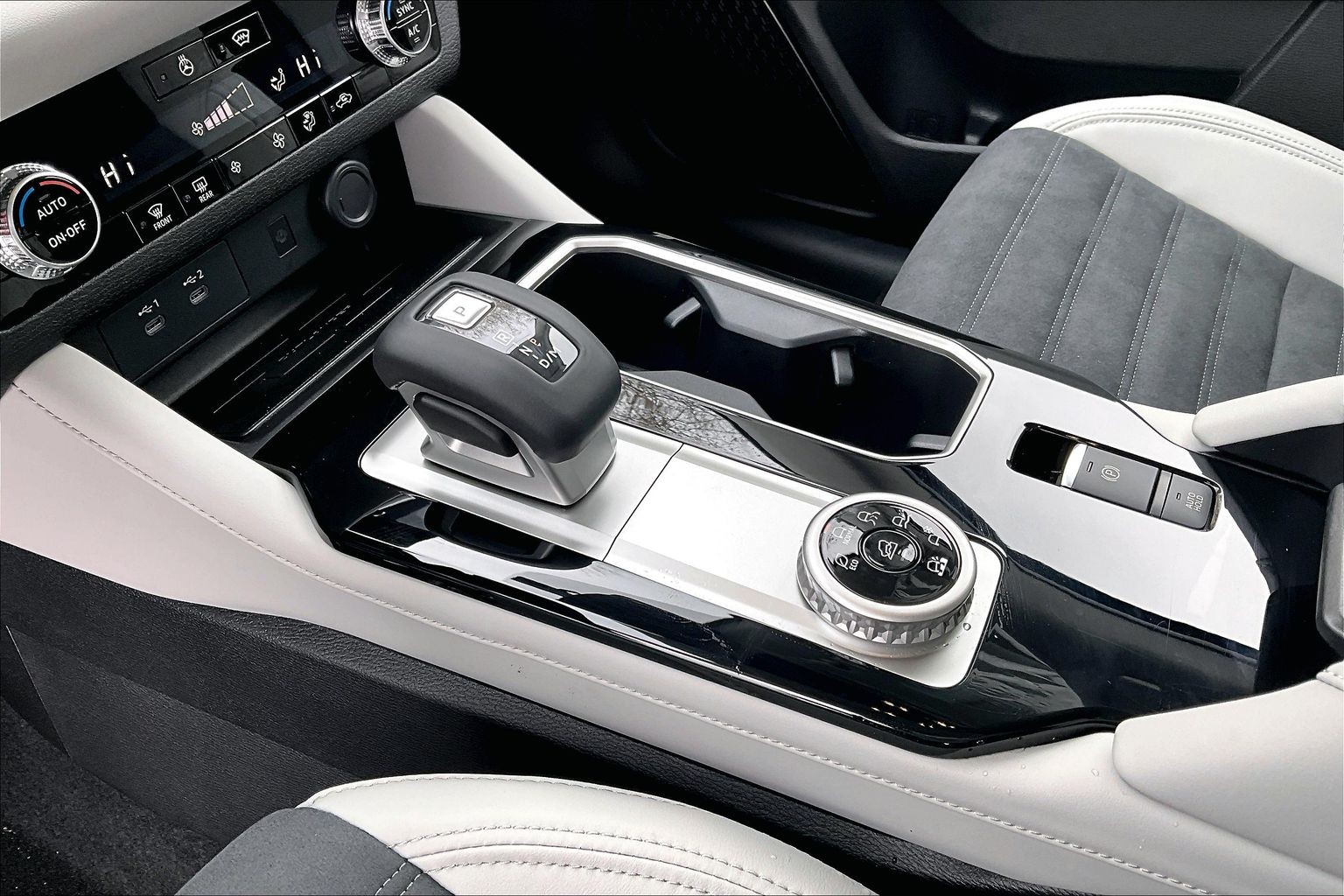 2026 Mitsubishi Outlander SE - Photo 8