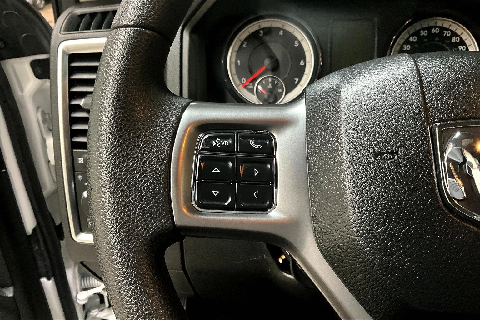 2024 RAM Ram 1500 Classic SLT - Photo 20