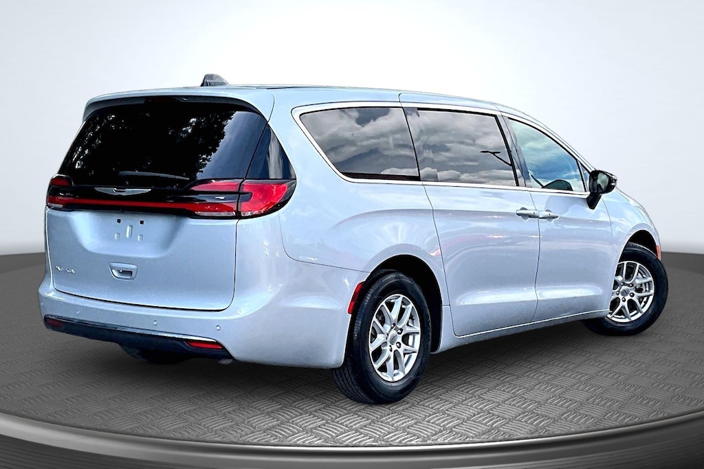 Used 2024 Chrysler Pacifica Touring L Van Passenger Van