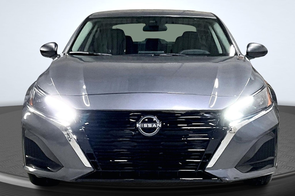 Used 2025 Nissan Altima SV Sedan